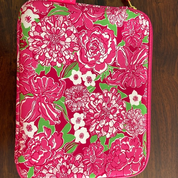 Lilly Pulitzer iPad sleeve - Picture 1 of 3